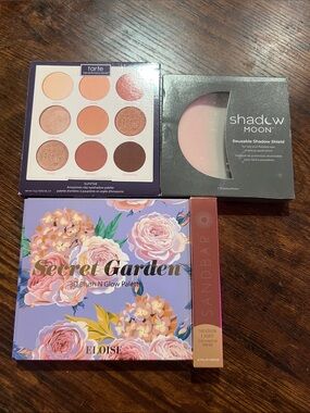 Makeup bundle Tarte eyeshadow palette, Eloise blush, Sandbar primer and shields